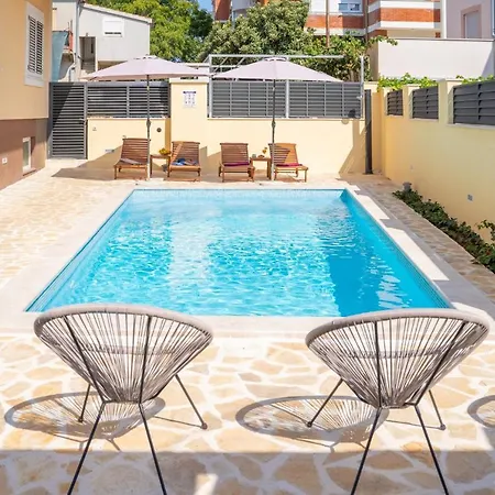 Апартаменты Dijana *