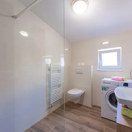 Апартаменты Dijana Задар