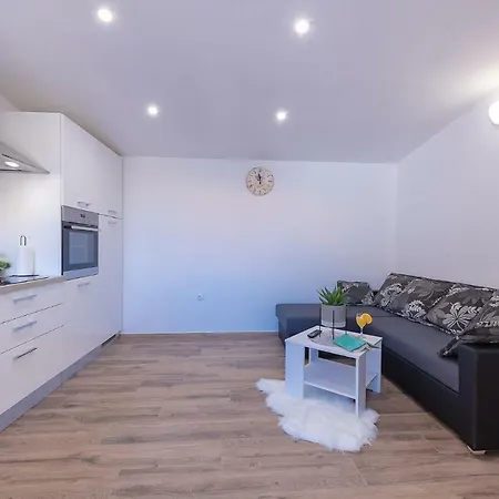 Dijana Апартаменты Задар