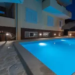 Апартаменти Dijana *