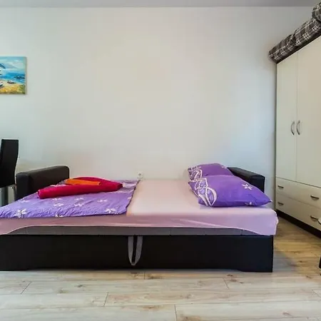 Apartment Dijana *