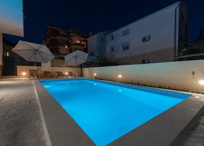 Dijana アパート *