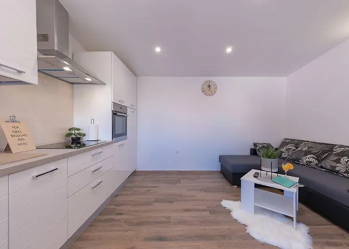 Dijana アパート ザダル