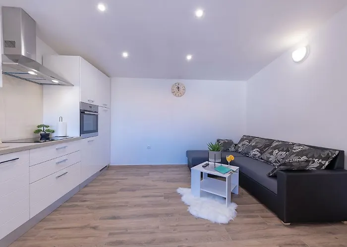 Dijana アパート ザダル