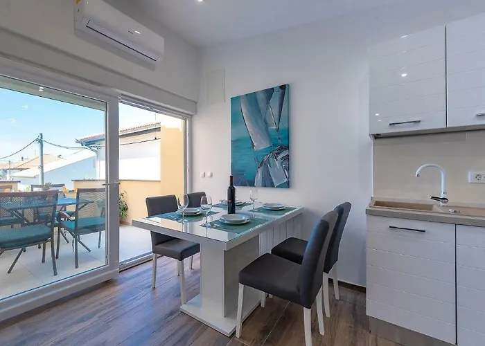 Dijana アパート *